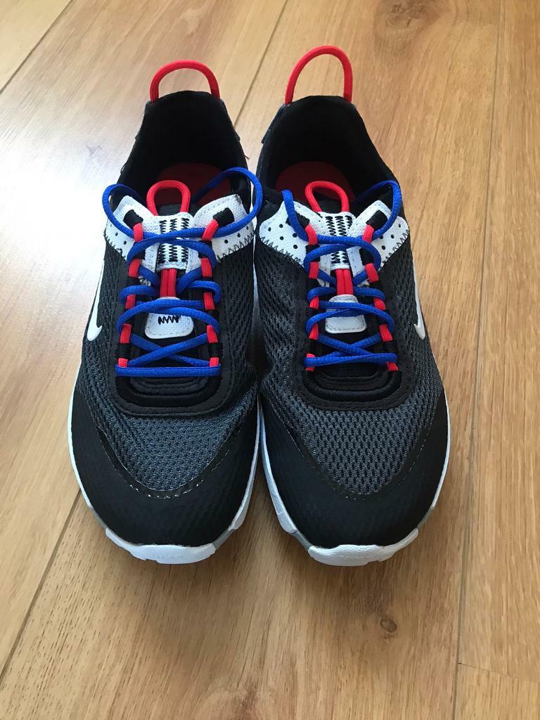 nike trainers size 4